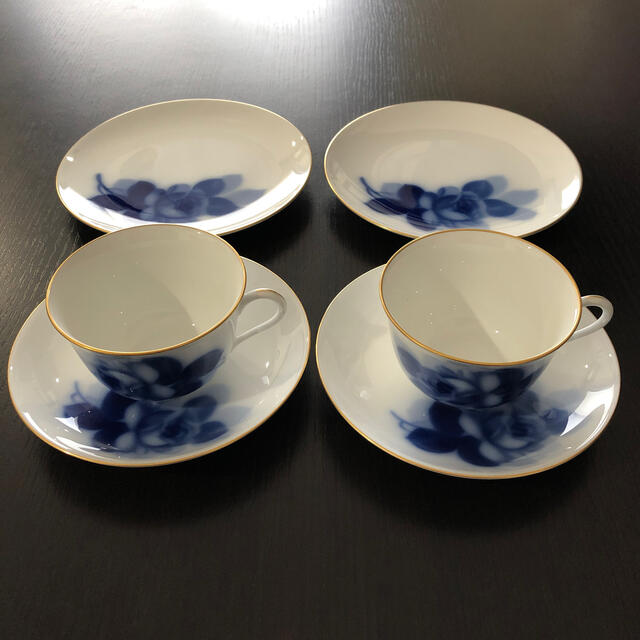 大倉陶園 カップ&ソーサ2客 皿2枚 大倉陶園 カップ&ソーサ2客 皿2枚
