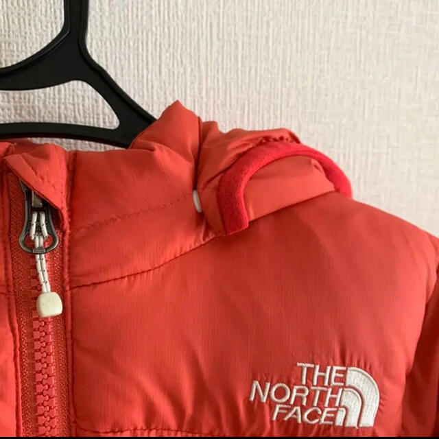 THE NORTH FACE(ザノースフェイス)の超美品　ノースフェイス　ダウンジャケット　レッド　120cm キッズ/ベビー/マタニティのキッズ服男の子用(90cm~)(ジャケット/上着)の商品写真