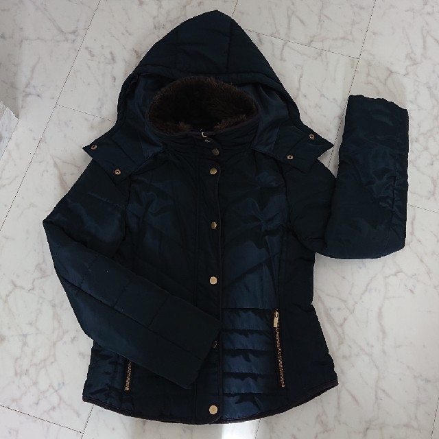 H&M(エイチアンドエム)のH&M ダウンジャケット ダウンコート ファーコート 紺  レディースのジャケット/アウター(ダウンジャケット)の商品写真