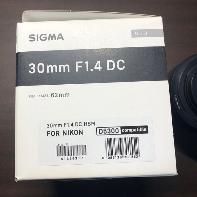 SIGMA(シグマ)の【再値下げ！】SIGMA 30mm F1.4 DC.  For NIKON スマホ/家電/カメラのカメラ(レンズ(単焦点))の商品写真