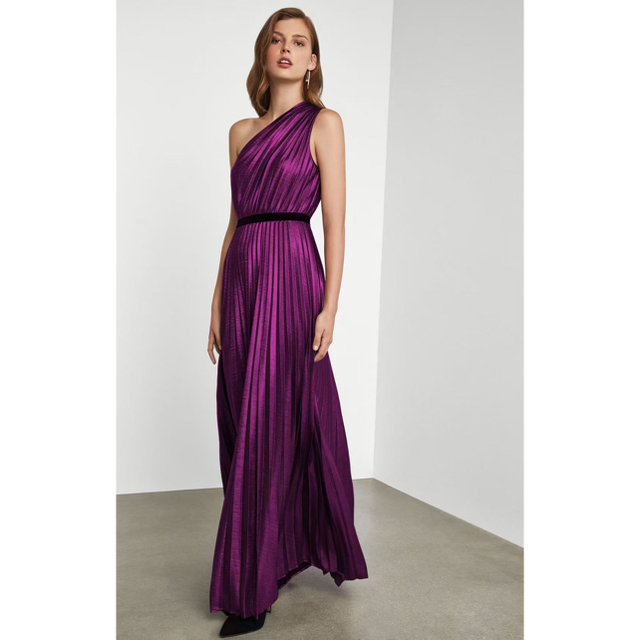 BCBGMAXAZRIA(ビーシービージーマックスアズリア)のsale❤️BCBGMAXAZRIA 新作新品　紫ロングワンピース　ドレス レディースのフォーマル/ドレス(ロングドレス)の商品写真