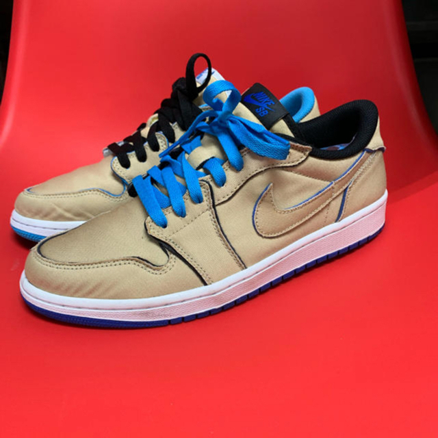 NIKE(ナイキ)のNIKE SB AIR JORDAN 1 LOW QS DESERT ORE メンズの靴/シューズ(スニーカー)の商品写真