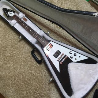 ギブソン(Gibson)のGibson FLYING V black 2012年製  ハードケース付き(エレキギター)