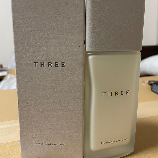 THREE(スリー)のスリー／THREE／乳液／90ml／トリートメントエマルジョン コスメ/美容のスキンケア/基礎化粧品(乳液/ミルク)の商品写真