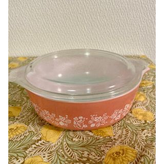 パイレックス(Pyrex)のオールドパイレックス　キャセロール　グーズベリー　ピンク(食器)