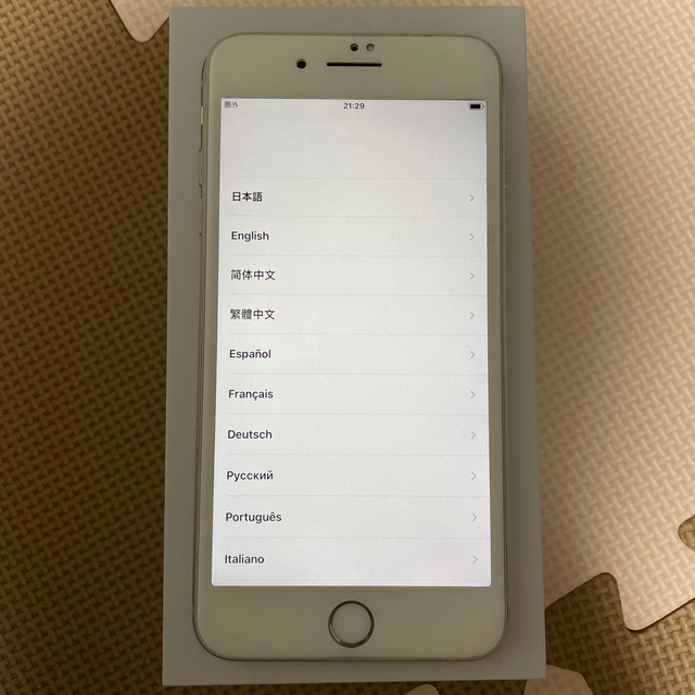 Apple(アップル)のiPhone8plus 64GB SIMロック解除済 スマホ/家電/カメラのスマートフォン/携帯電話(スマートフォン本体)の商品写真