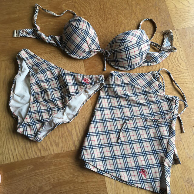 BURBERRY(バーバリー)の【mayumayu様専用】水着 レディースの水着/浴衣(水着)の商品写真