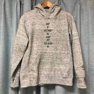 ザノースフェイス(THE NORTH FACE)の【ノースフェイス】パーカー 緯度経度 トマム（レア品）(パーカー)