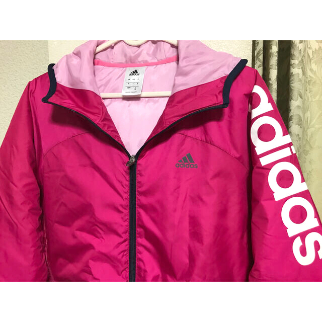 adidas(アディダス)の未使用☆adidasアディダスフードジャンパー レディースのジャケット/アウター(ナイロンジャケット)の商品写真