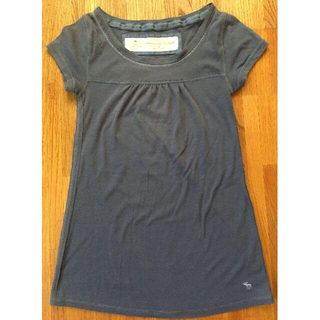 アバクロンビーアンドフィッチ(Abercrombie&Fitch)のアバクロ Tシャツ ブルー サイズM(Tシャツ(半袖/袖なし))