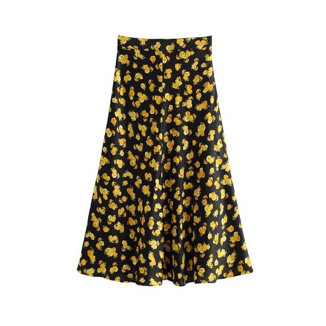 ZARA(ザラ)の❄️冬新作☃️2996◆花柄 フレアスカート レディースのスカート(ひざ丈スカート)の商品写真
