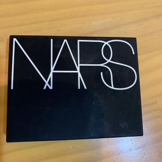 ナーズ(NARS)のソフトベルベットプレストパウダー(フェイスパウダー)