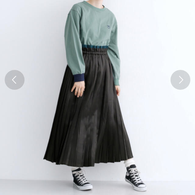 merlot(メルロー)のmerlot / ウエスト配色サテンプリーツスカート レディースのスカート(ロングスカート)の商品写真