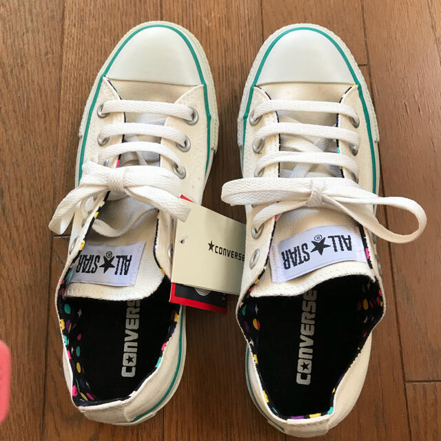 CONVERSE(コンバース)のコンバース スニーカー23.5 シミあり レディースの靴/シューズ(スニーカー)の商品写真