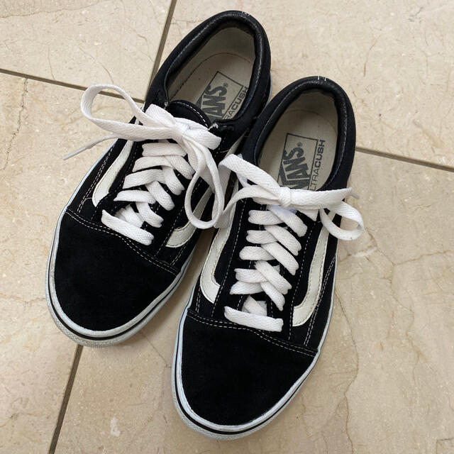 VANS(ヴァンズ)のバンズ  オールドスクール　22.5cm レディースの靴/シューズ(スニーカー)の商品写真