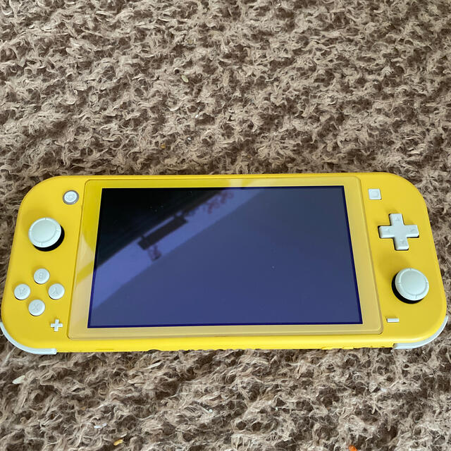 Nintendo Switch(ニンテンドースイッチ)の任天堂スイッチライト　黄色 エンタメ/ホビーのゲームソフト/ゲーム機本体(家庭用ゲーム機本体)の商品写真