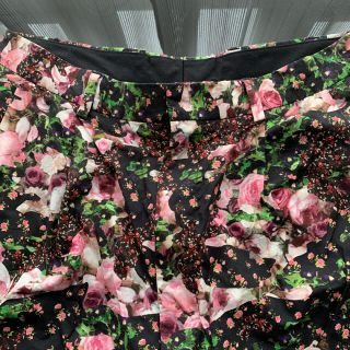 ジバンシィ(GIVENCHY)の☆ジバンシー 花柄 ハーフパンツ 44 S☆(ショートパンツ)