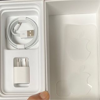 アップル(Apple)の〜mumy〜様専用　iPhone11付属品及び充電ケーブル(iPhoneケース)