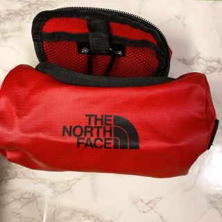 ザノースフェイス(THE NORTH FACE)のノースフェイス　チャイナエアライン　ビジネスクラス　アメニティ ポーチ赤(ポーチ)