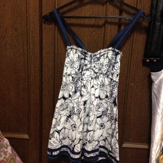 アバクロンビーアンドフィッチ(Abercrombie&Fitch)の花柄＊トップス(ベアトップ/チューブトップ)