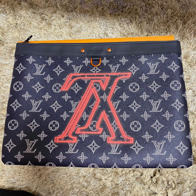 Louis Vuitton アップサイドダウン　クラッチ