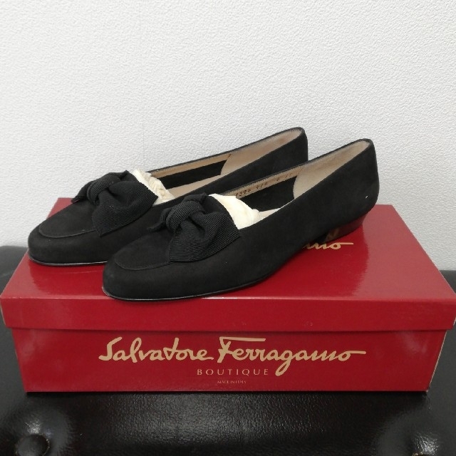 Ferragamo スエード フォーマルパンプス