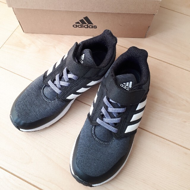 adidas(アディダス)のchi様専用　adidas子供靴 キッズ/ベビー/マタニティのキッズ靴/シューズ(15cm~)(スニーカー)の商品写真