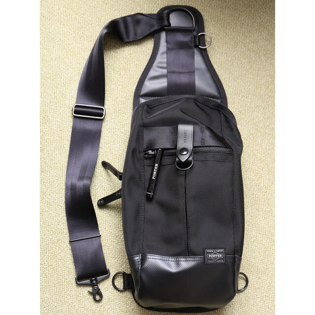 PORTER(ポーター)のポーター　HEAT  SLING SHOULDER BAG メンズのバッグ(ショルダーバッグ)の商品写真