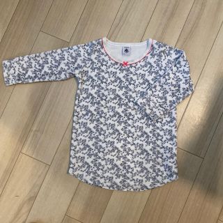 プチバトー(PETIT BATEAU)のPETIT BATEAU ベロア花柄ロングTシャツ(Ｔシャツ)