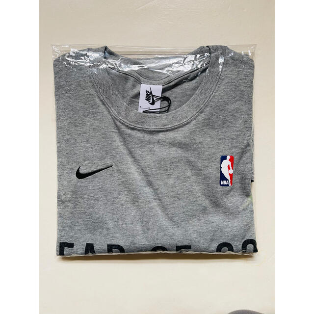 FEAR OF GOD(フィアオブゴッド)の新品 ナイキ フィアオブゴッド NBA コラボ Tシャツ グレー M NIKE メンズのトップス(Tシャツ/カットソー(半袖/袖なし))の商品写真