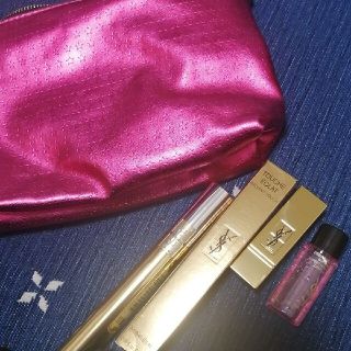 イヴサンローランボーテ(Yves Saint Laurent Beaute)のYVES SAINT LAURENT イヴ・サンローラン ラディアントタッチ …(コンシーラー)