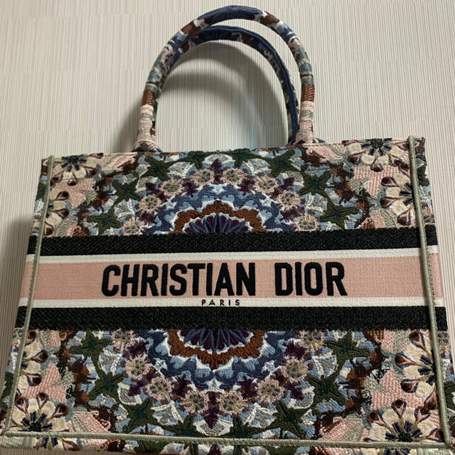 【2021A/W新作★送料無料】 Christian Dior - 《お値下げ可能》ブックトート トートバッグ