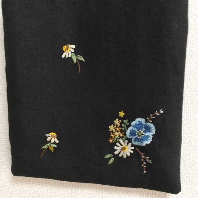 ハンドメイド刺繍リネンバック ハンドメイドのファッション小物(バッグ)の商品写真