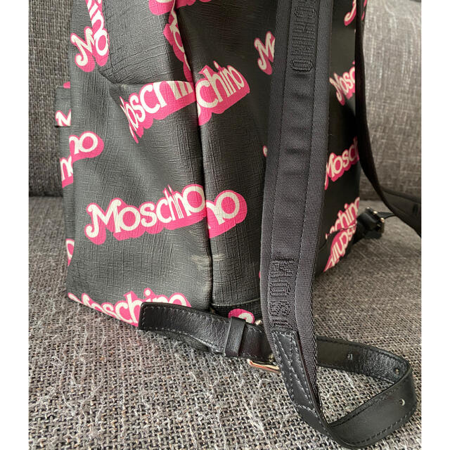 MOSCHINO(モスキーノ)の【mmm様専用】MOSCHINO × barbie レザーリュック コラボ 美品 レディースのバッグ(リュック/バックパック)の商品写真