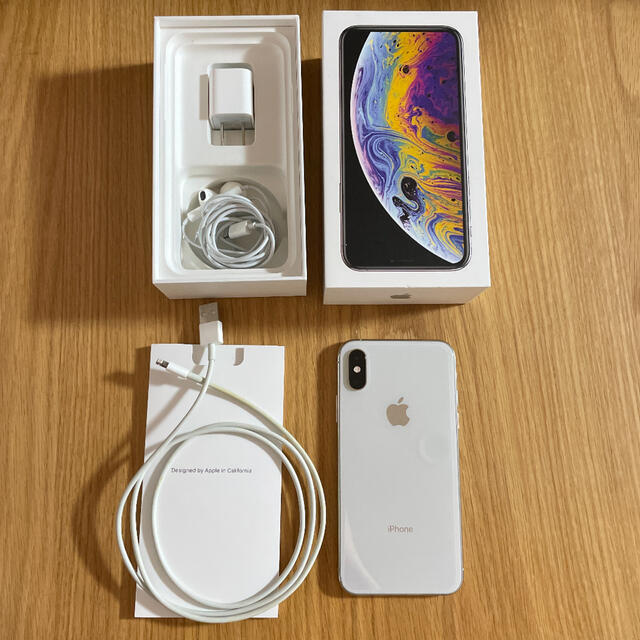 Apple(アップル)の【美品】iPhoneXS 本体 256GB シルバー silver スマホ/家電/カメラのスマートフォン/携帯電話(スマートフォン本体)の商品写真