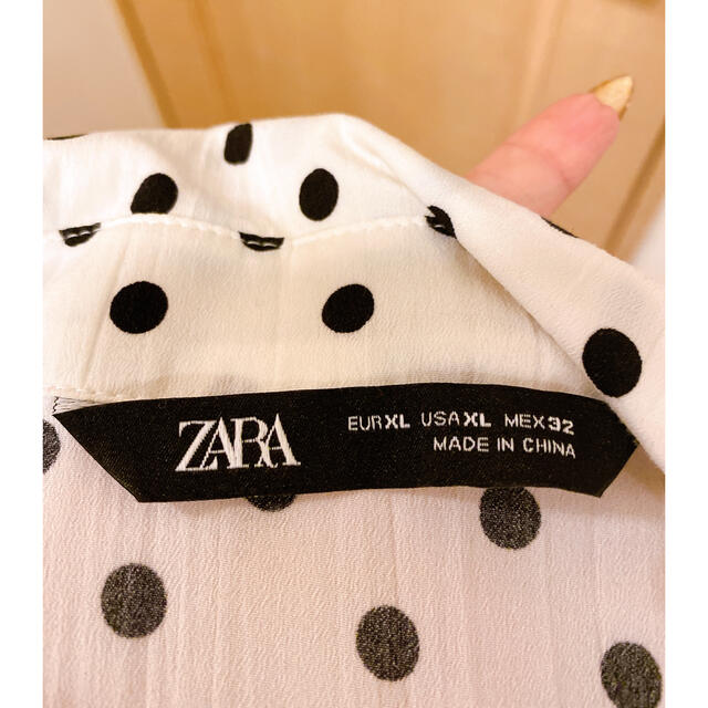 ZARA(ザラ)のZARA 水玉ブラウス　サイズXL レディースのトップス(シャツ/ブラウス(長袖/七分))の商品写真