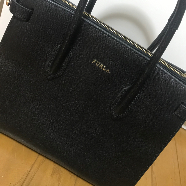 レザーカラーFURLA PIN バッグ  美品