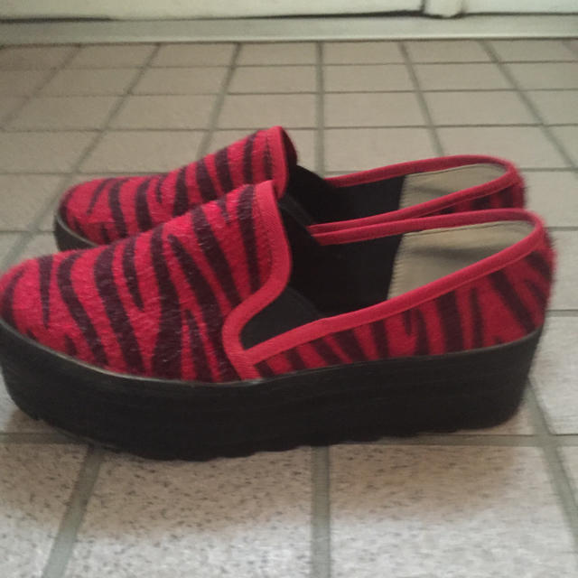 しまむら(シマムラ)の赤ヒョウ柄靴 レディースの靴/シューズ(その他)の商品写真