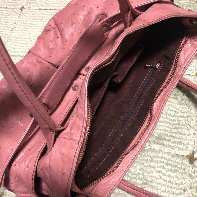 オーストリッチ　2way ショルダーバッグ　ピンク レディースのバッグ(ハンドバッグ)の商品写真