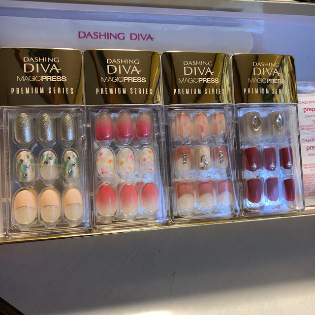 DASHINGDIVA ダッシングディバ　マジックプレス　ネイルチップ　オーバル コスメ/美容のネイル(つけ爪/ネイルチップ)の商品写真