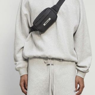 フィアオブゴッド(FEAR OF GOD)のEssentials Black Sling Bag エッセンシャルズ　バッグ(ウエストポーチ)