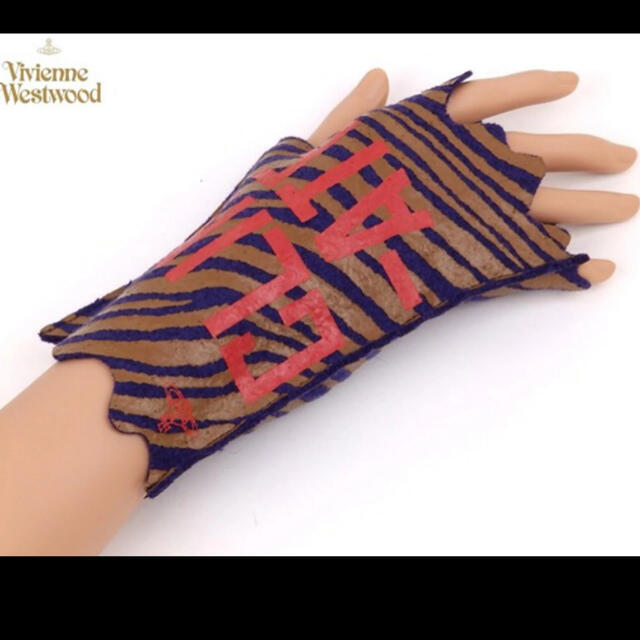 Vivienne Westwood(ヴィヴィアンウエストウッド)の【新品未使用/タグ付き】ヴィヴィアンウエストウッド ウール混 デミグラブ 手袋 レディースのファッション小物(手袋)の商品写真