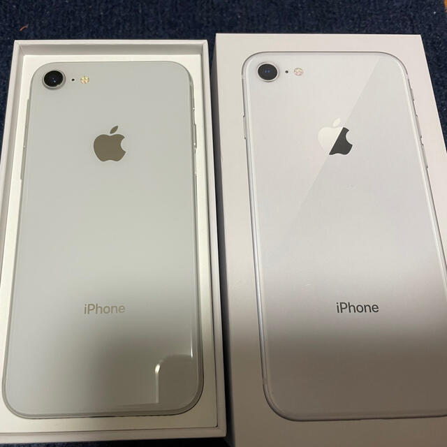 Apple(アップル)のiPhone 8 Silver 64 GB Softbank スマホ/家電/カメラのスマートフォン/携帯電話(スマートフォン本体)の商品写真