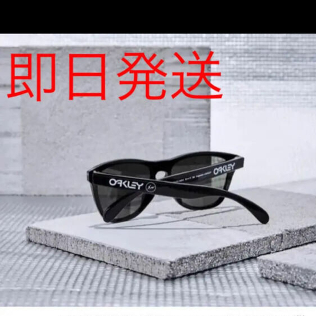 Oakley(オークリー)の即日発送　OAKLEY × FROGSKINS (A) FRAGMENT メンズのファッション小物(サングラス/メガネ)の商品写真