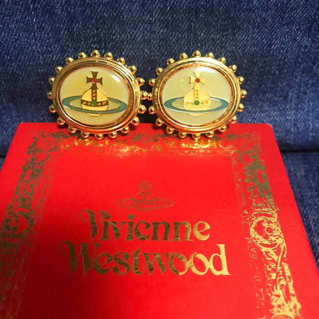 Vivienne Westwood(ヴィヴィアンウエストウッド)の✨ヴィヴィアン✨ミルククラウン エナメルオーブ✨イヤリング レディースのアクセサリー(イヤリング)の商品写真