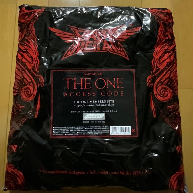 BABYMETAL(ベビーメタル)の未開封品 THE ONE限定 BIGタオル エンタメ/ホビーのタレントグッズ(ミュージシャン)の商品写真