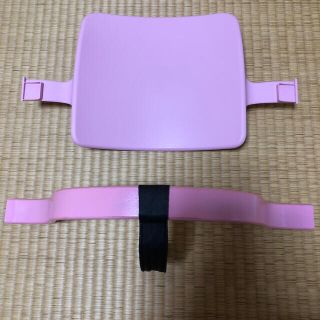 ストッケ(Stokke)のトリップトラップ　ベビーセット(木製＋皮ベルト)ピンク(その他)