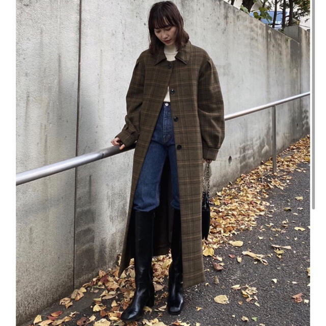 moussy(マウジー)の１週間だけセール！moussy新作BIG COLLAR CHECK コート レディースのジャケット/アウター(ロングコート)の商品写真