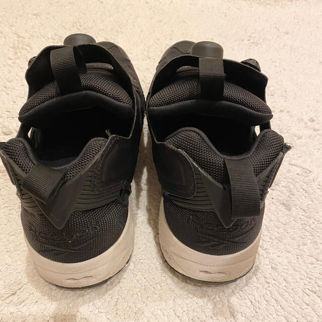 Reebok(リーボック)のリーボック ポンプフューリー 黒 メンズの靴/シューズ(スニーカー)の商品写真