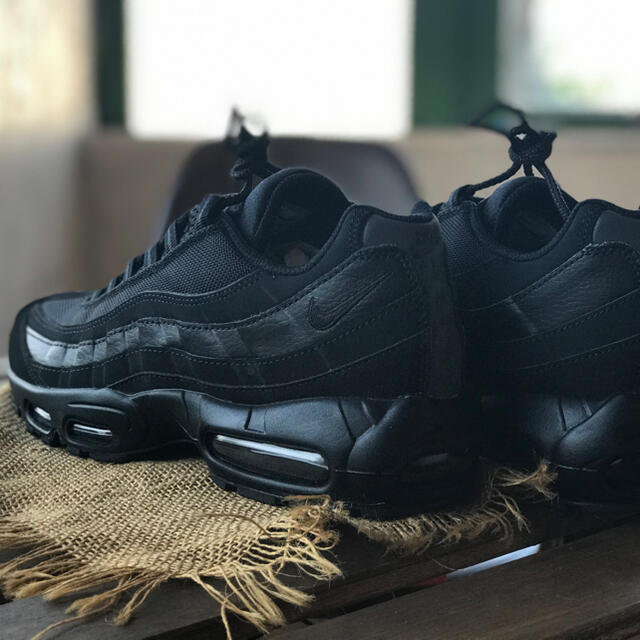 NIKE(ナイキ)の【美品】NIKE Air Max95 ナイキエアマックス95 ブラック メンズの靴/シューズ(スニーカー)の商品写真